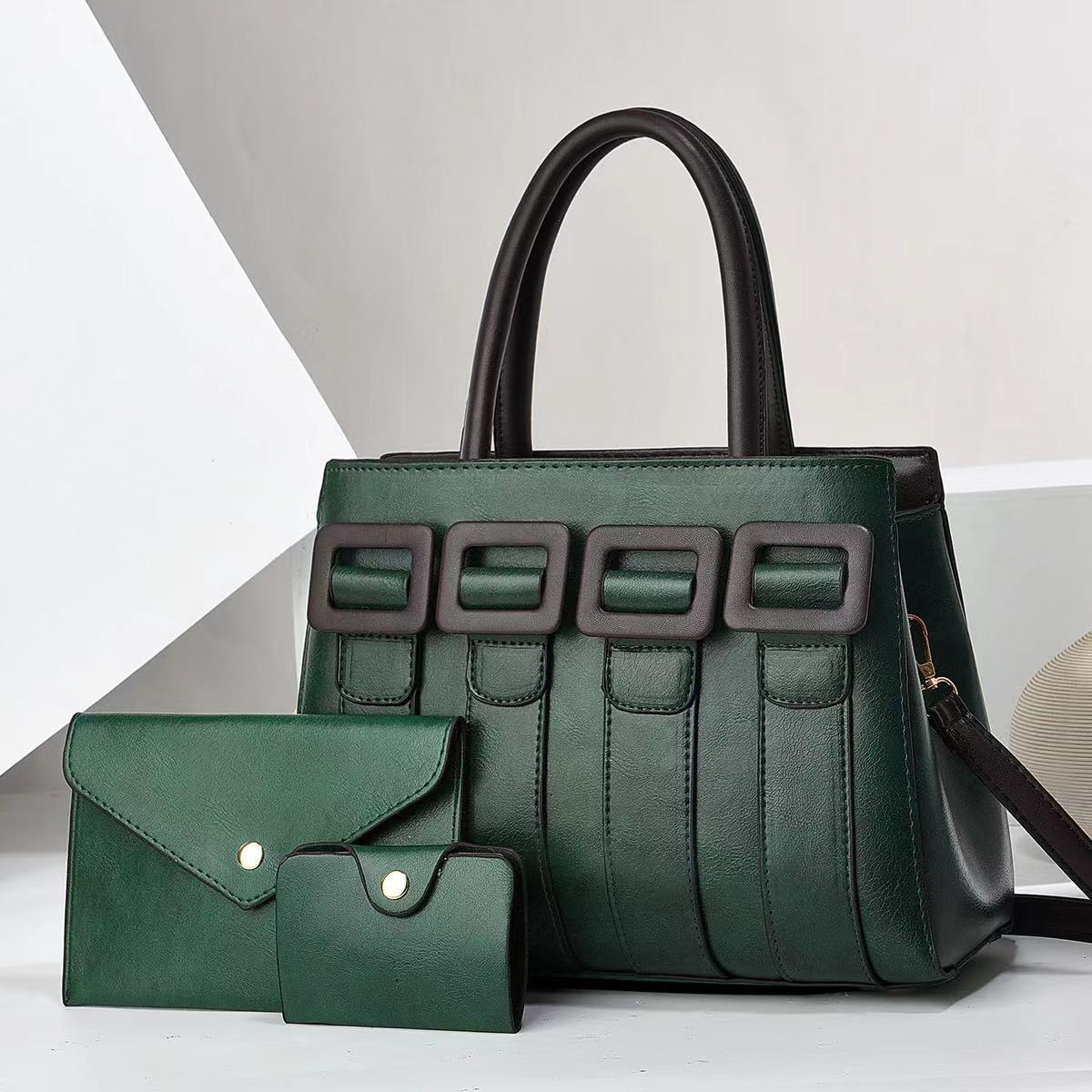 A new large-capacity single-shoulder bag with a strong sense of design, suitable for cross-border use. It's a trendy and elegant three-piece set of patchwork mother and child bags details Picture