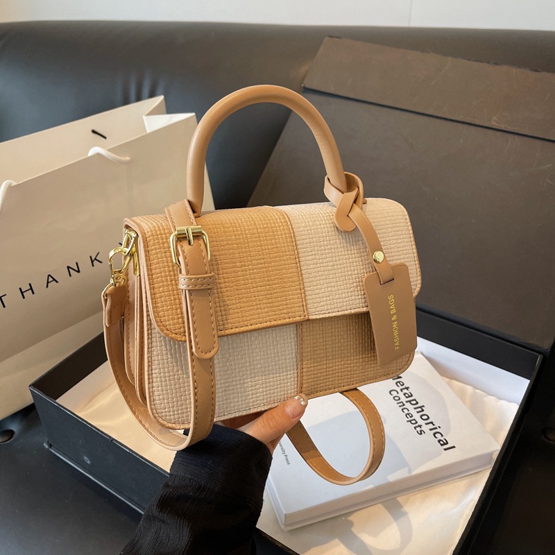 Retro and fashionable multi-color hand-held small bag for women, 2024 new style simple and versatile small square bag, high-end crossbody bag full figure