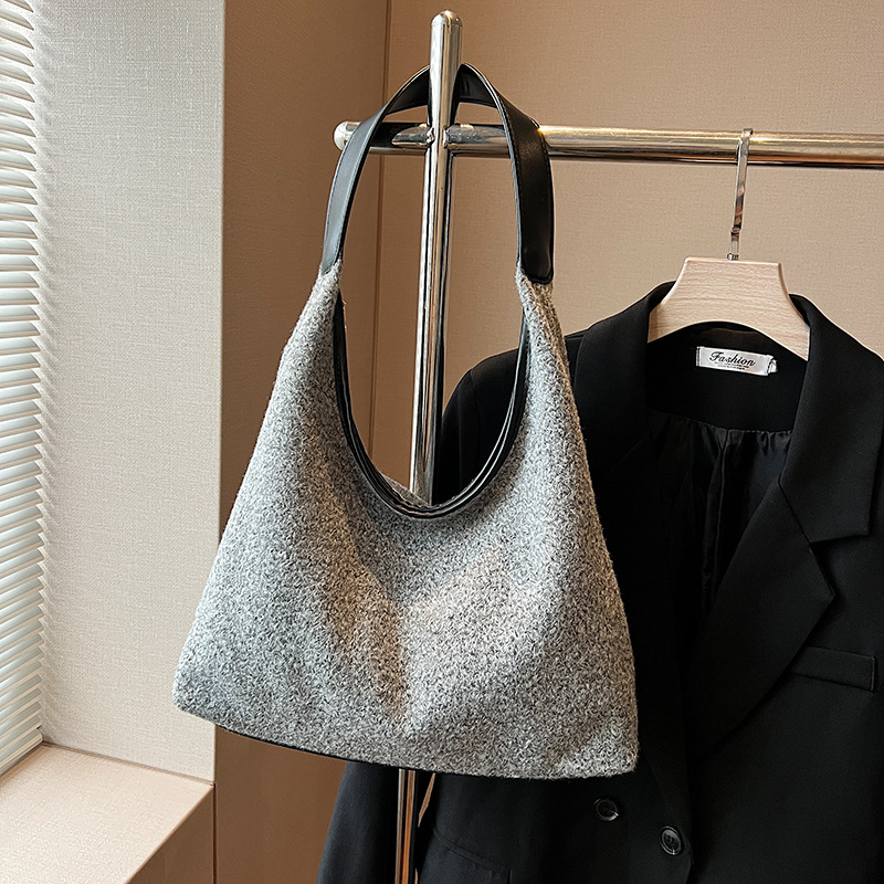 Casual retro large-capacity underarm bag for women, 2024 new style, fashionable, versatile and stylish single-shoulder bag, bucket bag Specification drawing
