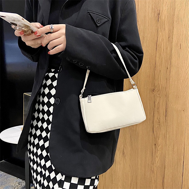 One-piece consignment delivery of 2022 new style women's underarm bags, small cloth bags, European and American fashionable and simple single-shoulder handbags details Picture