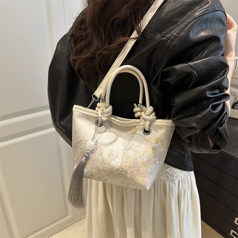 2025 New high-end women's bags, fashionable handbags, single-shoulder bags, lightweight tote bags, versatile commuting crossbody bags Specification drawing