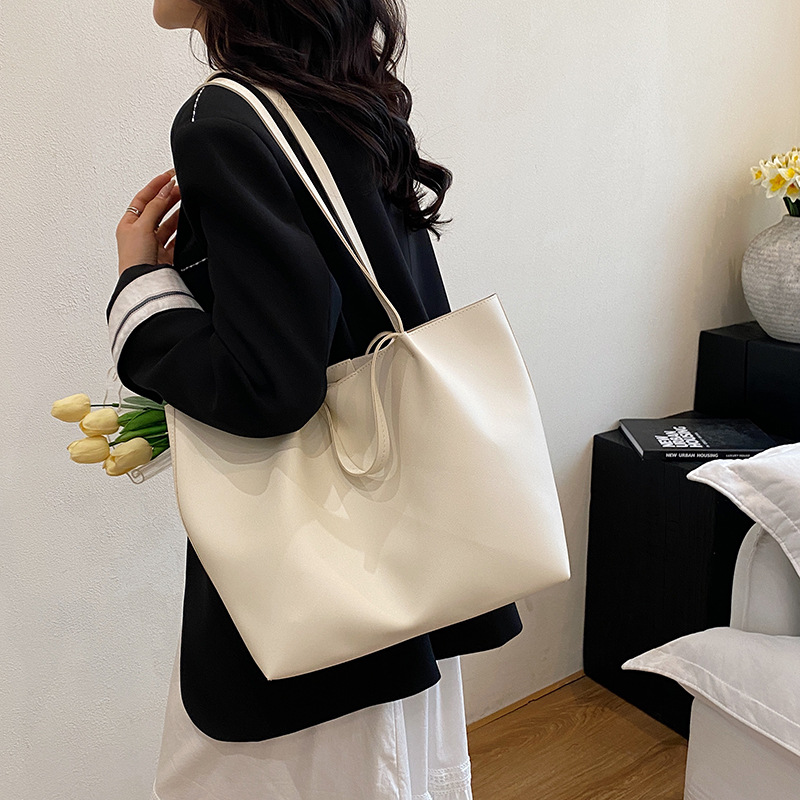 Fashionable and simple single-shoulder tote bag for women, 2025 summer new Korean version, casual commuting, mother and child shopping basket, trendy details Picture