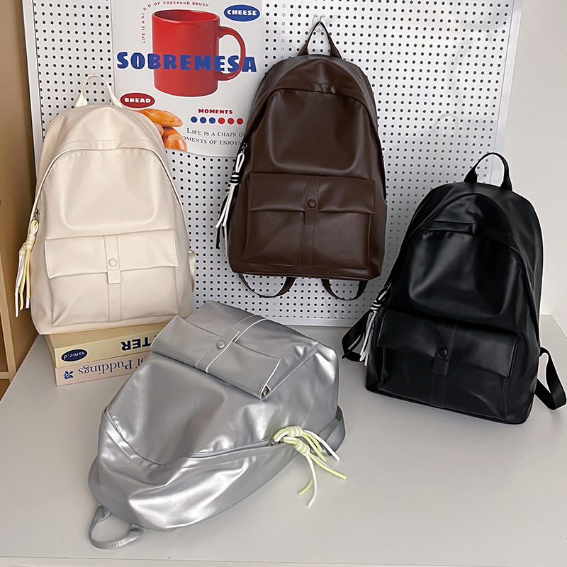 Hong Kong-style retro backpack for men and women, fashionable and simple, soft leather large-capacity student schoolbag, casual and versatile travel backpack Application Scenario