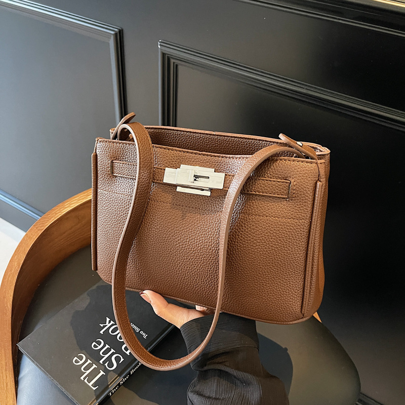 Retro and high-end underarm bag for women, 2024 new stylish matte Kelly bag, niche design, simple single-shoulder women's bag details Picture