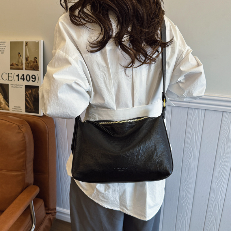 Cross-border popular Korean-style commuter pillow bag for women 2025 new versatile large-capacity solid color simple single-shoulder crossbody bag Specification drawing