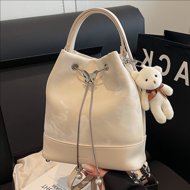 2025 New high-end quality college style single-shoulder bucket bag for women, large capacity drawstring, casual and simple backpack full figure