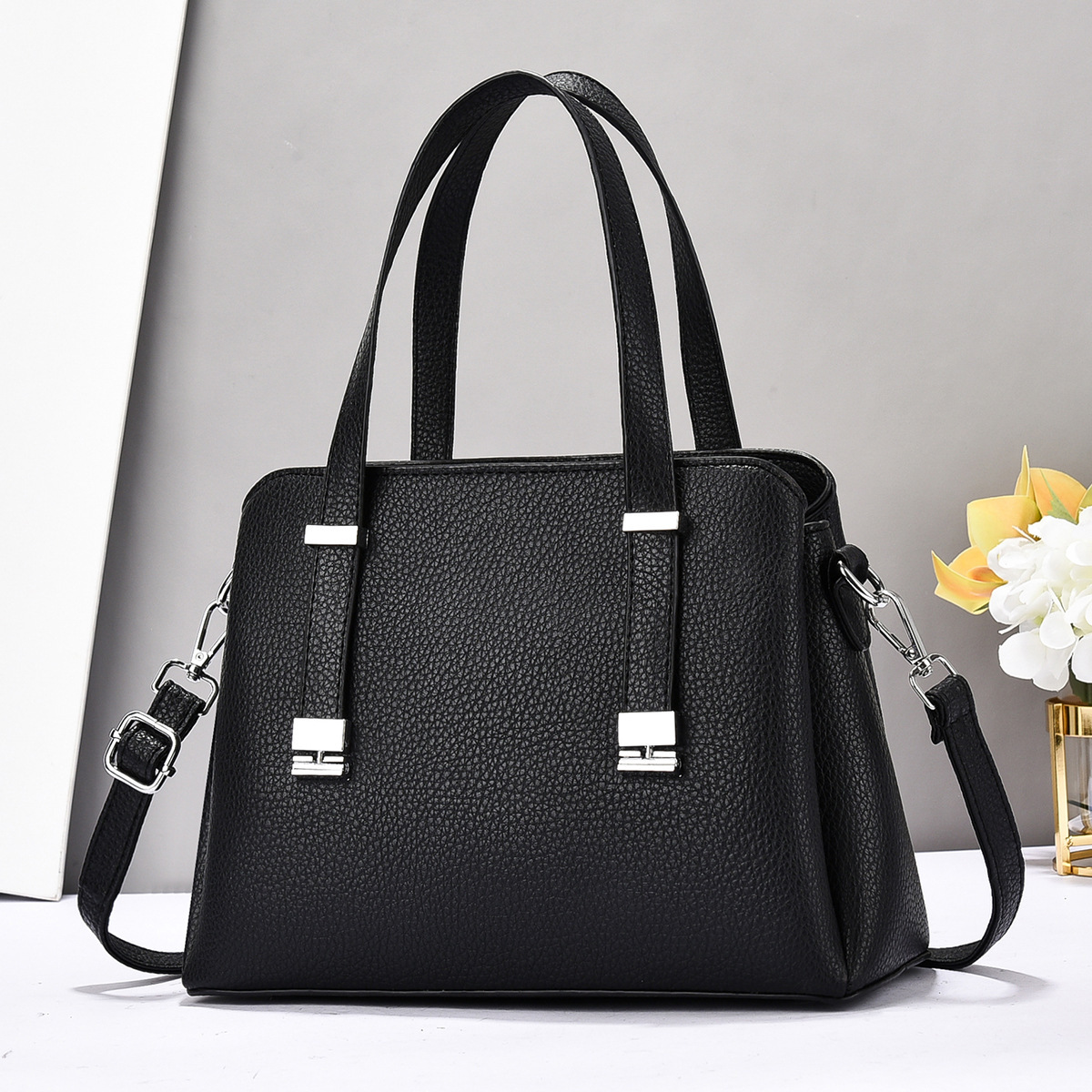 Cross-border women's bag, large-capacity handbag, high-end and versatile, fashionable commuting crossbody bag, new elegant mom bag for women full figure