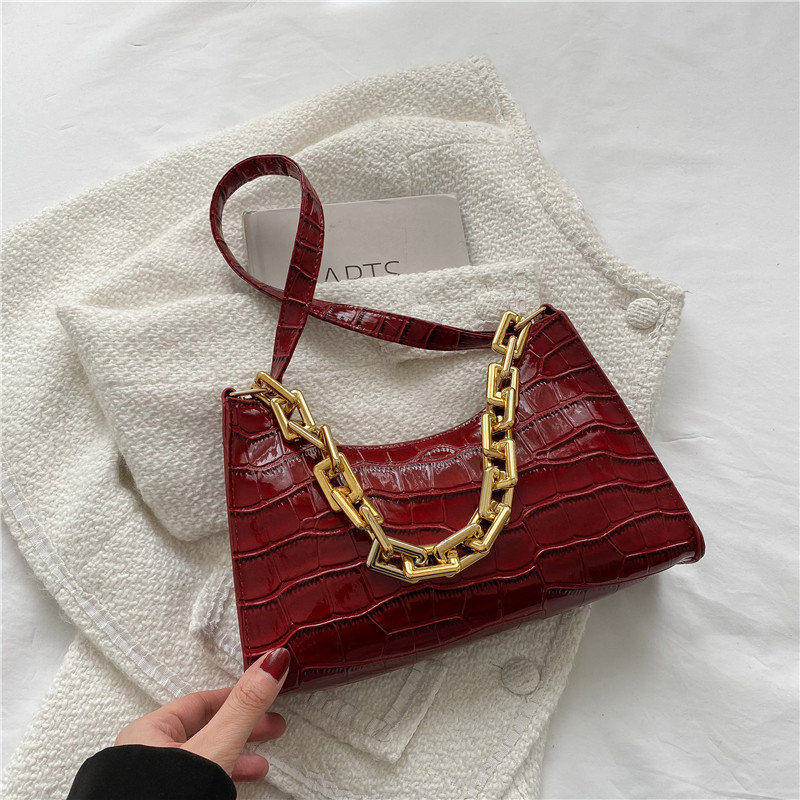 Spring niche design bags 2022 New trendy and fashionable chain single-shoulder, underarm bag, crossbody women's bag, versatile ins details Picture