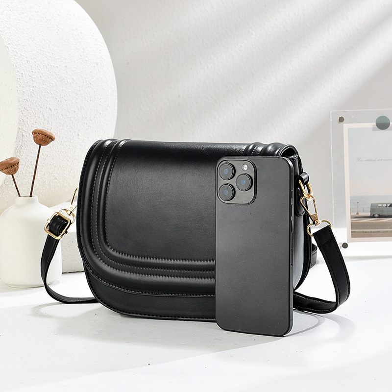 The 2025 new saddle bag women's bag features a niche design. It is a solid-color flip-top embossed fashionable women's crossbody bag Specification drawing