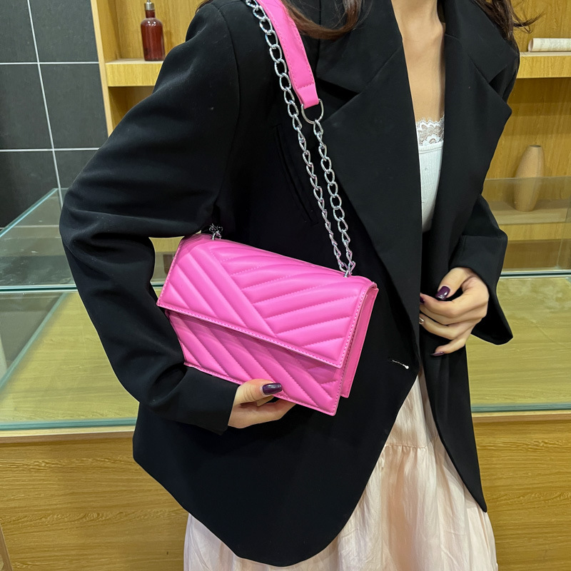 High-end quality women's bag 2025 Summer new style niche fashion crossbody bag, chain shoulder bag, underarm bag details Picture
