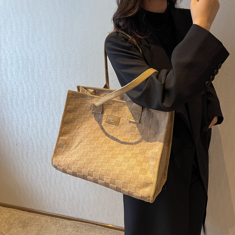 Large-capacity bag, new autumn/winter 2024 casual single-shoulder canvas bag, women's bag, work commuting bag, Tote mommy bag details Picture