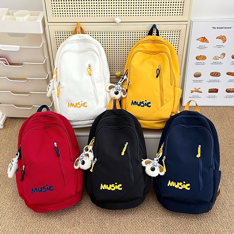 This backpack is versatile for daily use. It is a large-capacity schoolbag for high school, college and junior high school students. It is also a lightweight travel backpack with a rural style for girls Application Scenario