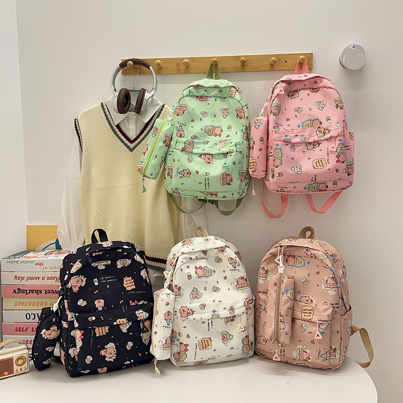 Japanese-style cute capibara soft girl schoolbag, versatile commuting student backpack, capybara graffiti backpack for girls Application Scenario