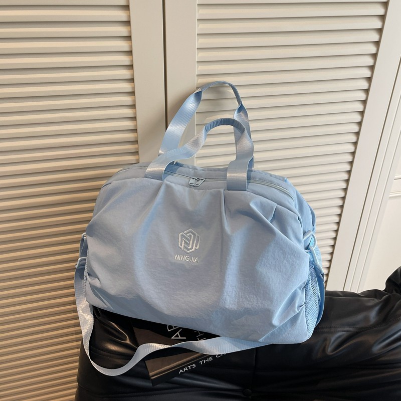 Fashionable new travel bags: Women's portable short-distance luggage bag, men's large-capacity lightweight swimming and fitness bag full figure
