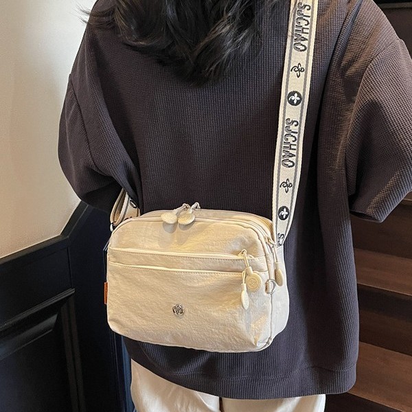New small women's bag, Oxford fabric versatile crossbody bag, single-shoulder waterproof bag, waterproof solid color, lightweight nylon casual Application Scenario