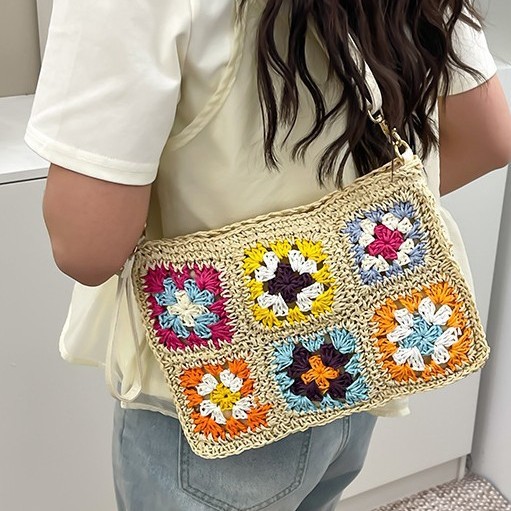 Cross-border fresh and simple knitted grandmother pattern crossbody straw woven bag, new color-blocking single-shoulder straw woven bag, women's beach bag Specification drawing