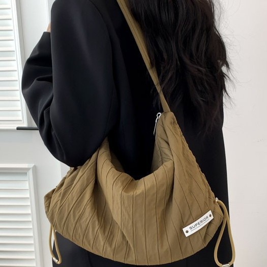 Spring 2025 new women's bags, ins pleated underarm bags, fashionable commuting single-shoulder handbags, wholesale export bags Specification drawing