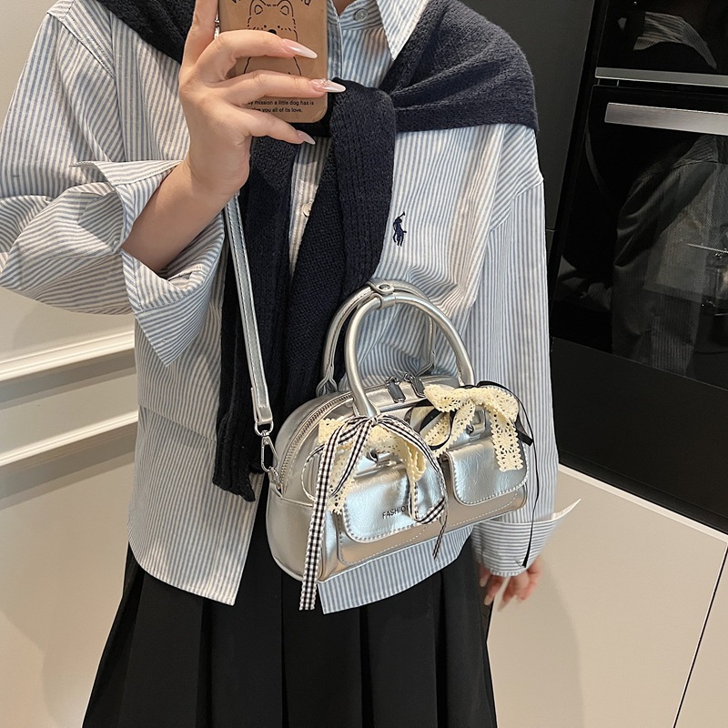 Commuting underarm women's bag 2025 Spring New trendy and fashionable single-shoulder bag with large capacity and high-end feel, Boston pillow bag Specification drawing