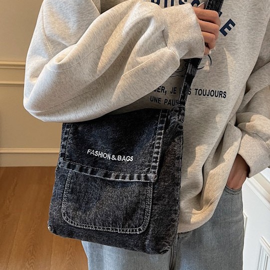 Casual crossbody bag for men, Japanese denim canvas, Hong Kong-style street fashion, student retro ins single-shoulder bag for women details Picture