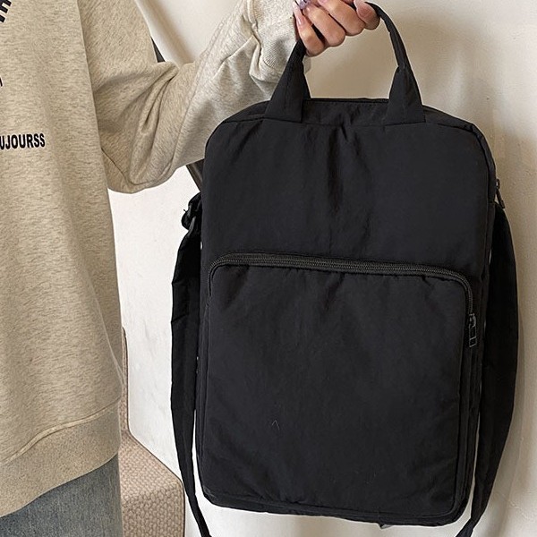 Large-capacity tablet bag, student crossbody bag for class, commuter women's single-shoulder bag, simple nylon fabric bag, handbag Application Scenario
