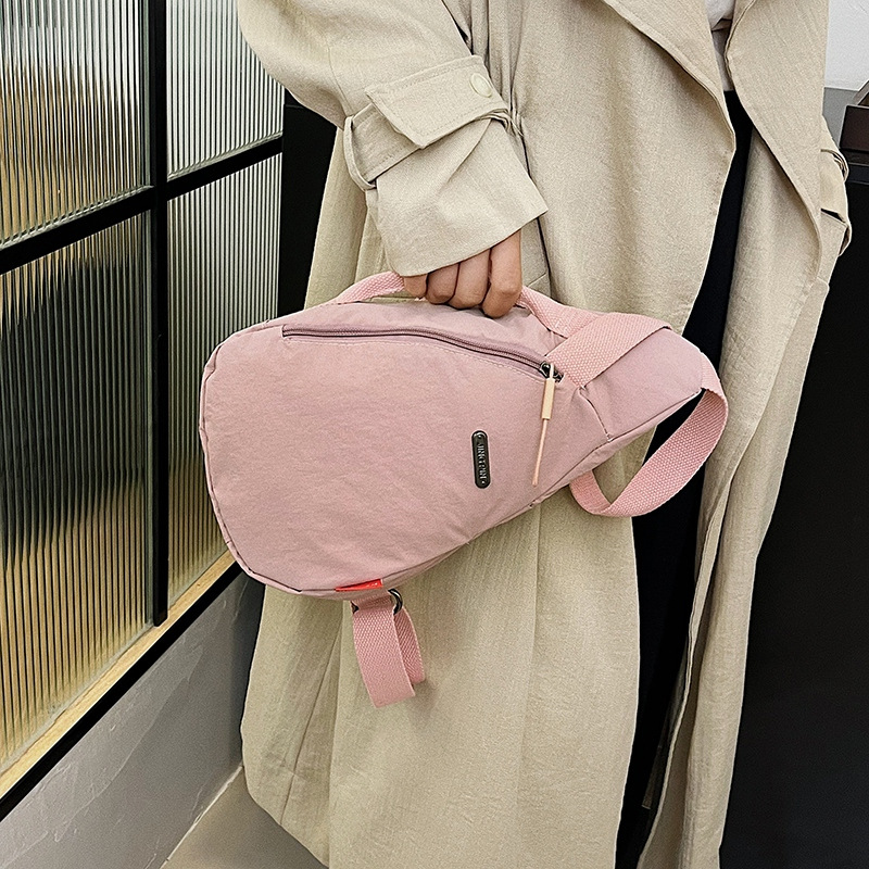This Japanese-style simple nylon crossbody bag is a large-capacity sportswear and casual chest bag for women. When commuting, you can pair it with a shoulder bag Specification drawing