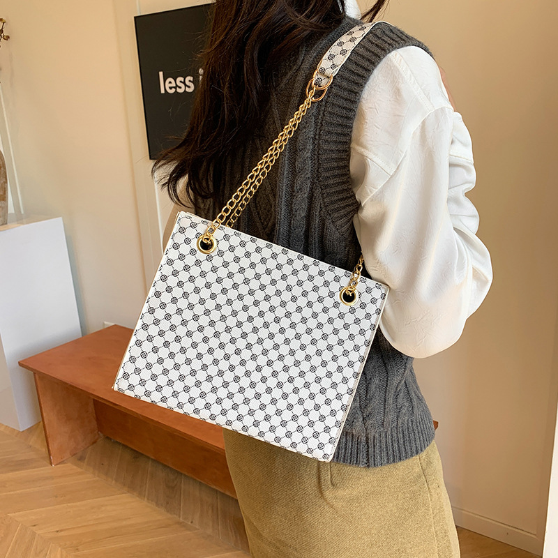 Cross-border trend, personalized, large-capacity fashionable commuting bag for women, 2024 new retro tote bag, casual single-shoulder bag Specification drawing