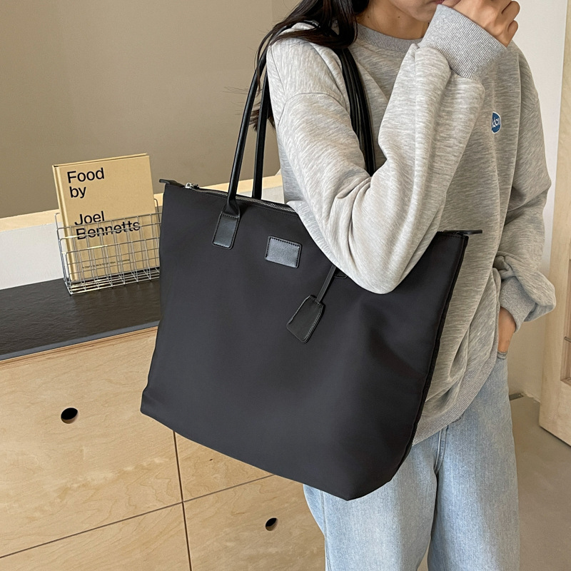 Wholesale of cross-border foreign trade handbags for women, 2025 new style casual and fashionable fitness bags, short-distance business trip lightweight storage bags details Picture
