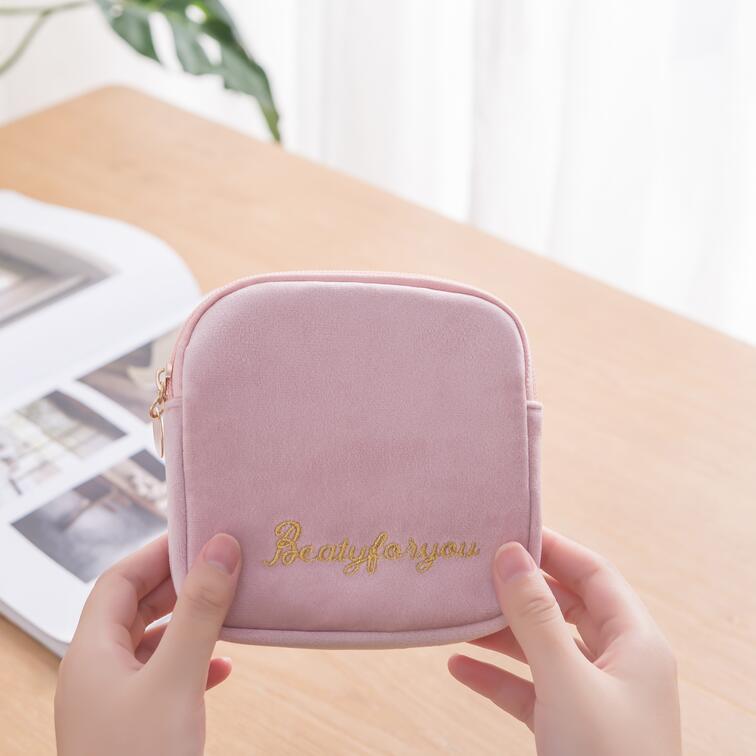 New sanitary napkin bag, large-capacity storage bag, portable sanitary napkin bag, sanitary cotton fleece hand-held bag full figure