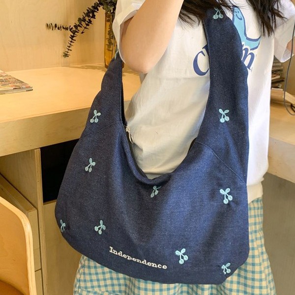 2025 Japanese school-style bag for women, large-capacity casual and artistic embroidered bow tote bag for commuting to work full figure