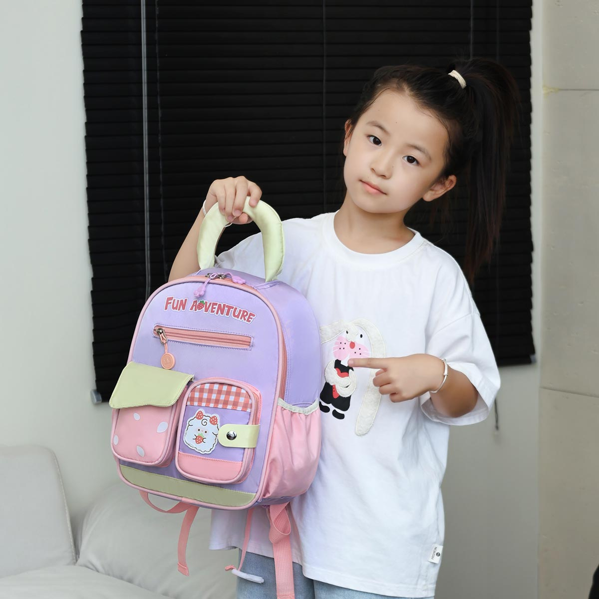 New sweet and charming children's schoolbag for primary school girls and sixth graders, a large-capacity backrest bag for girls Specification drawing
