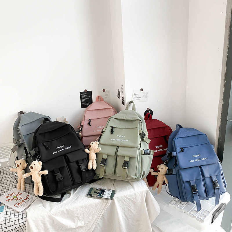 Schoolbag for girls, Korean-style backpack for boys, fashionable and casual, large-capacity campus backpack for high school and college students Application Scenario