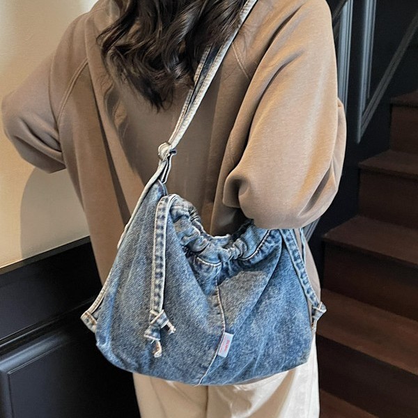 Hong Kong-style denim bag for women, large capacity, retro and versatile, forest-themed single-shoulder bag, personalized and casual, young student crossbody bag for men full figure