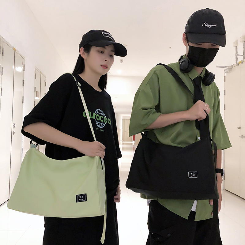 Fashionable and casual nylon fitness bag for women, 2023 new style sports storage bag, large-capacity single-shoulder crossbody bag details Picture