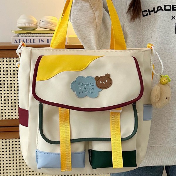New cartoon pattern cute and fashionable girls' bags, simple backpacks, backpacks, student schoolbags, fresh after-school bags full figure