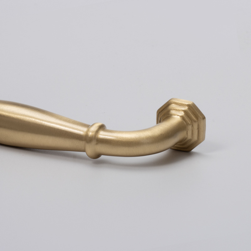 American-style simple solid brass handle for light luxury wardrobe, cabinet and furniture drawer single-hole multi-hole distance handle Application Scenario