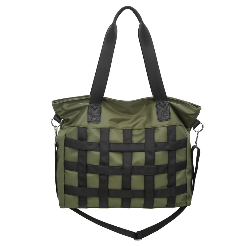 Korean-style trendy large-capacity tote bag, nylon lightweight and durable crossbody bag, men's and women's outdoor sports single-shoulder bag Item Picture
