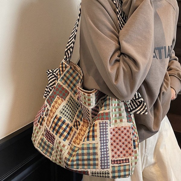 Fashionable ethnic style knitted shopping bag 2025 new style contrasting color relaxed check printed fabric pocket single-shoulder bag Specification drawing