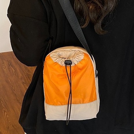 Lightweight outdoor single-shoulder small bag, travel crossbody bag, multi-functional mobile phone bag for men and women, cycling travel water bottle and cup bag Specification drawing
