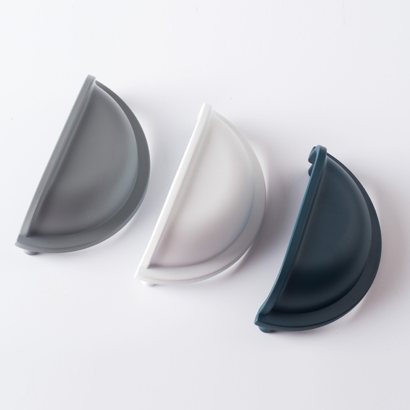 Cartoon door handles for children's rooms, American-style wardrobe door handles, white, blue and gray cabinet drawer handles Application Scenario