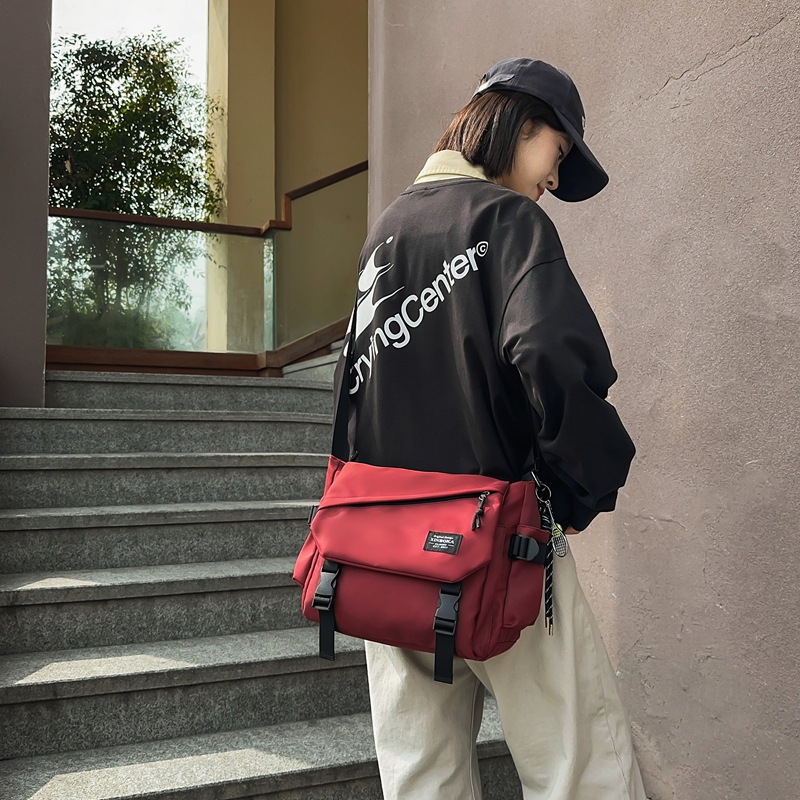 Crossbody bag, women's large-capacity, lightweight and versatile single-shoulder bag, casual commuting messenger bag, men's backpack, college student class bag details Picture