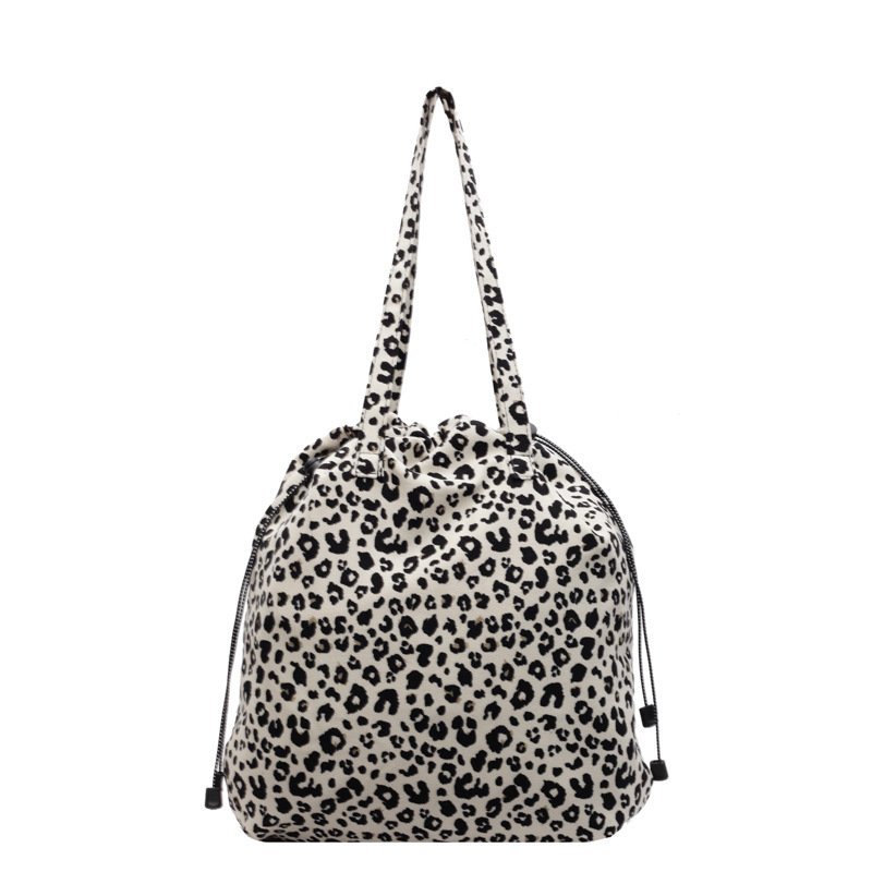 2024 New lightweight and simple single-shoulder bag, fashionable ins crossbody bag, trendy Korean version leopard print large-capacity tote bag for women Item Picture