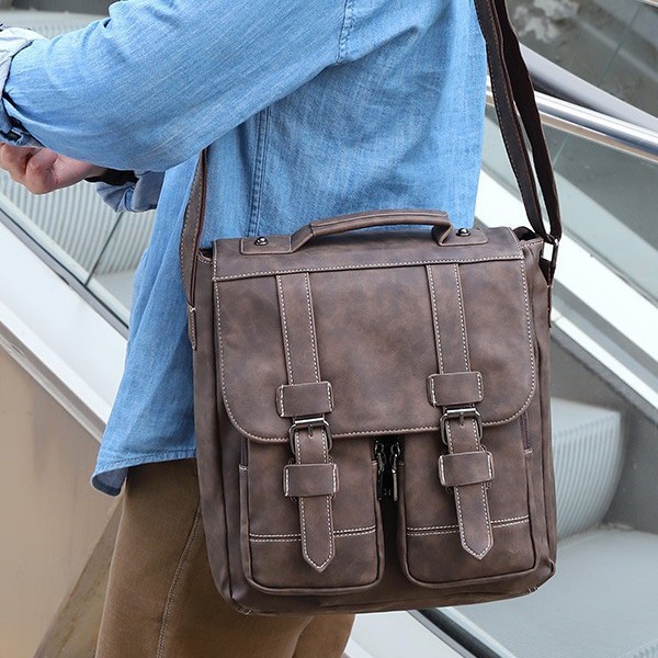 New men's shoulder bag with retro design, horizontal shoulder bag, handbag, Korean version waterproof and wear-resistant crossbody bag Application Scenario