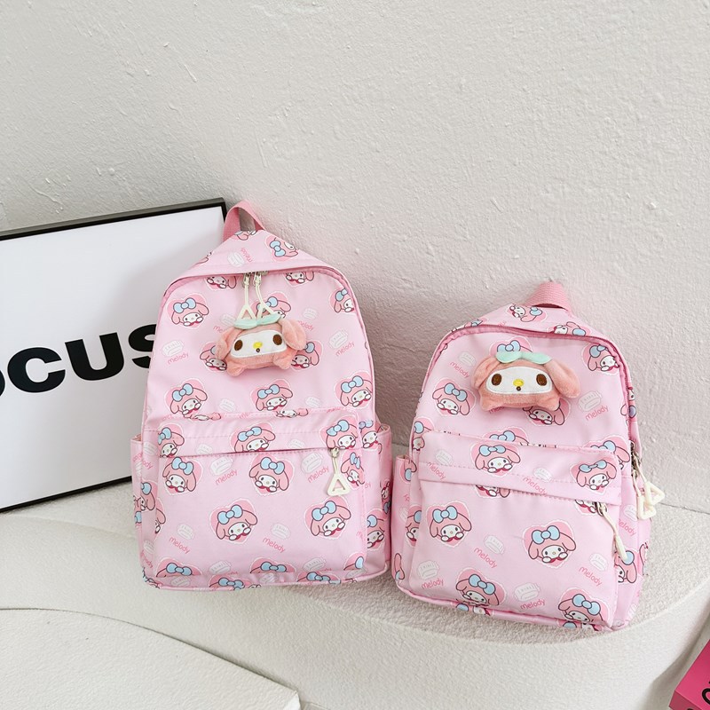 Cross-border Japanese-style cartoon boys' and girls' backpacks are cute and fun. Student schoolbags are stylish and printed travel small backpacks Application Scenario