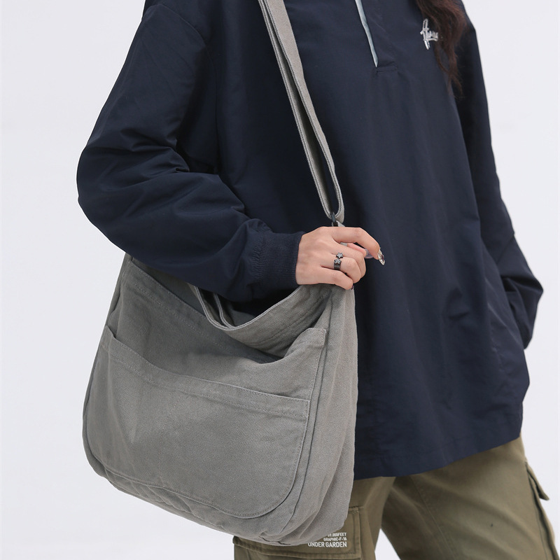 Large-capacity washed canvas bag, casual, simple and retro crossbody bag, a laid-back style single-shoulder bag for a girl's college birthday details Picture