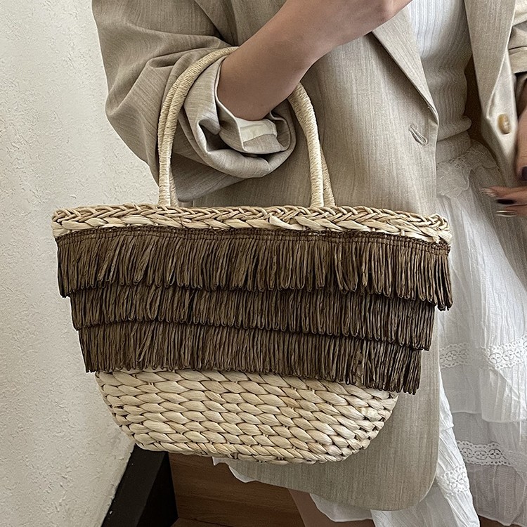 Summer seaside vacation, stylish Suzhou grass woven vegetable basket bag, trendy women's fringed casual forest-style fashionable handbag Specification drawing