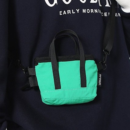 Solid color Mi Ni simple crossbody bag for women, 2025 new style stylish and individual single-shoulder bag, trendy and casual pendant bag full figure