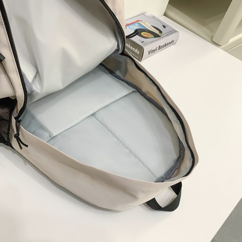 Workwear-style backpacks for college students, schoolbags for girls, ins for high school students, outdoor travel fashion trends, sports backpacks for boys Application Scenario