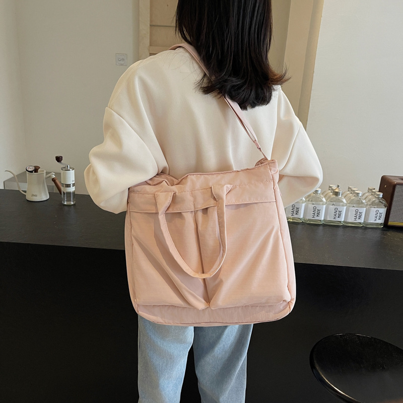 Casual large-capacity bag for women, 2024 new laid-back style single-shoulder crossbody bag, college student commuting tote bag details Picture