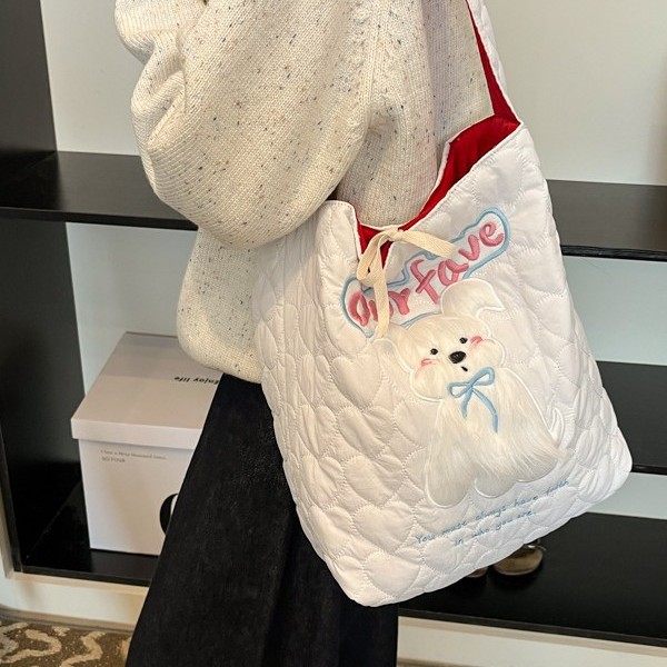 Cute plush puppy single-shoulder bag for girls, autumn and winter color-blocking nylon fabric bag, large-capacity crossbody bag, student class bag Application Scenario