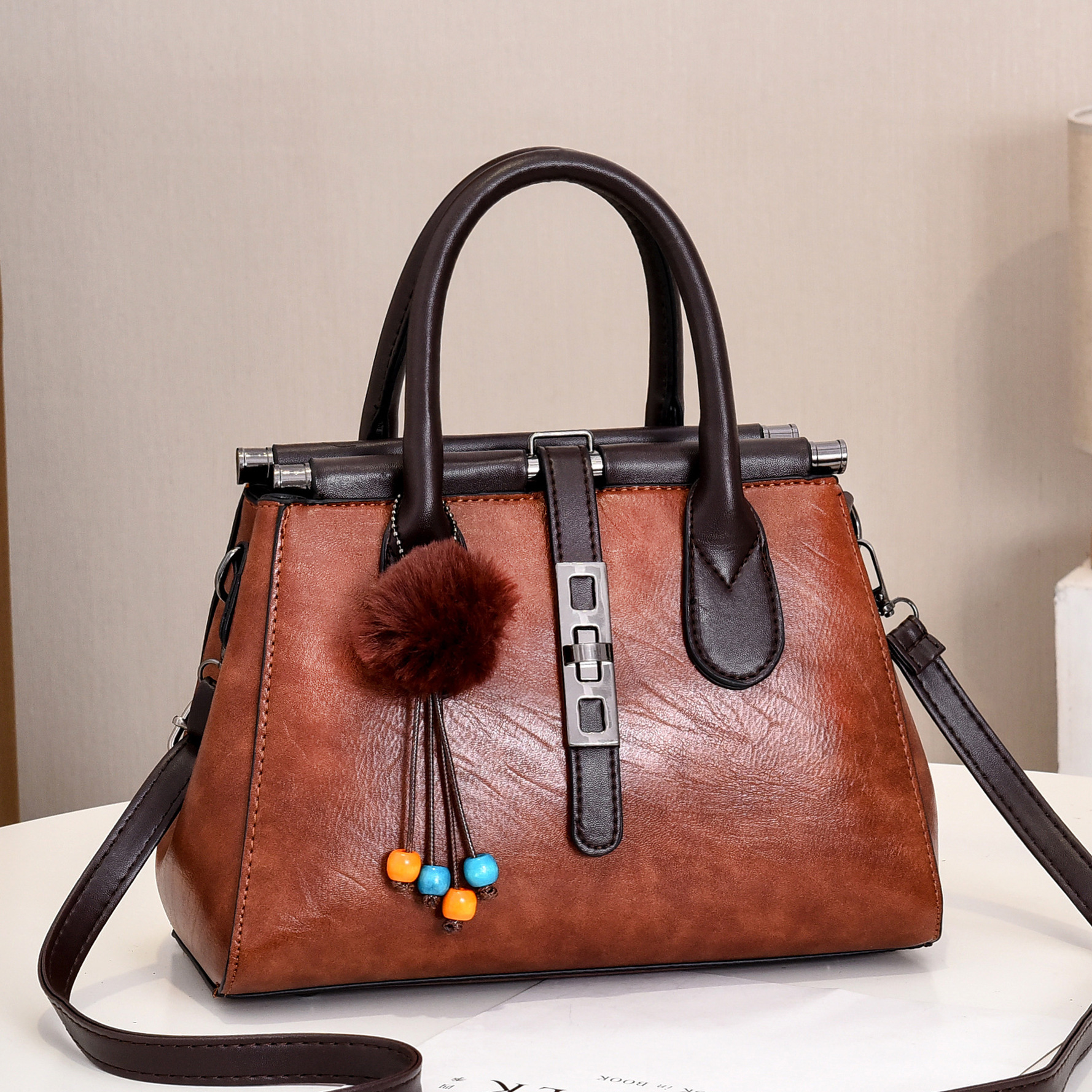 2022 New style fashionable women's bags for foreign trade, European and American trendy and elegant handbags, large bags, hand bags, shoulder bags, crossbody bags details Picture